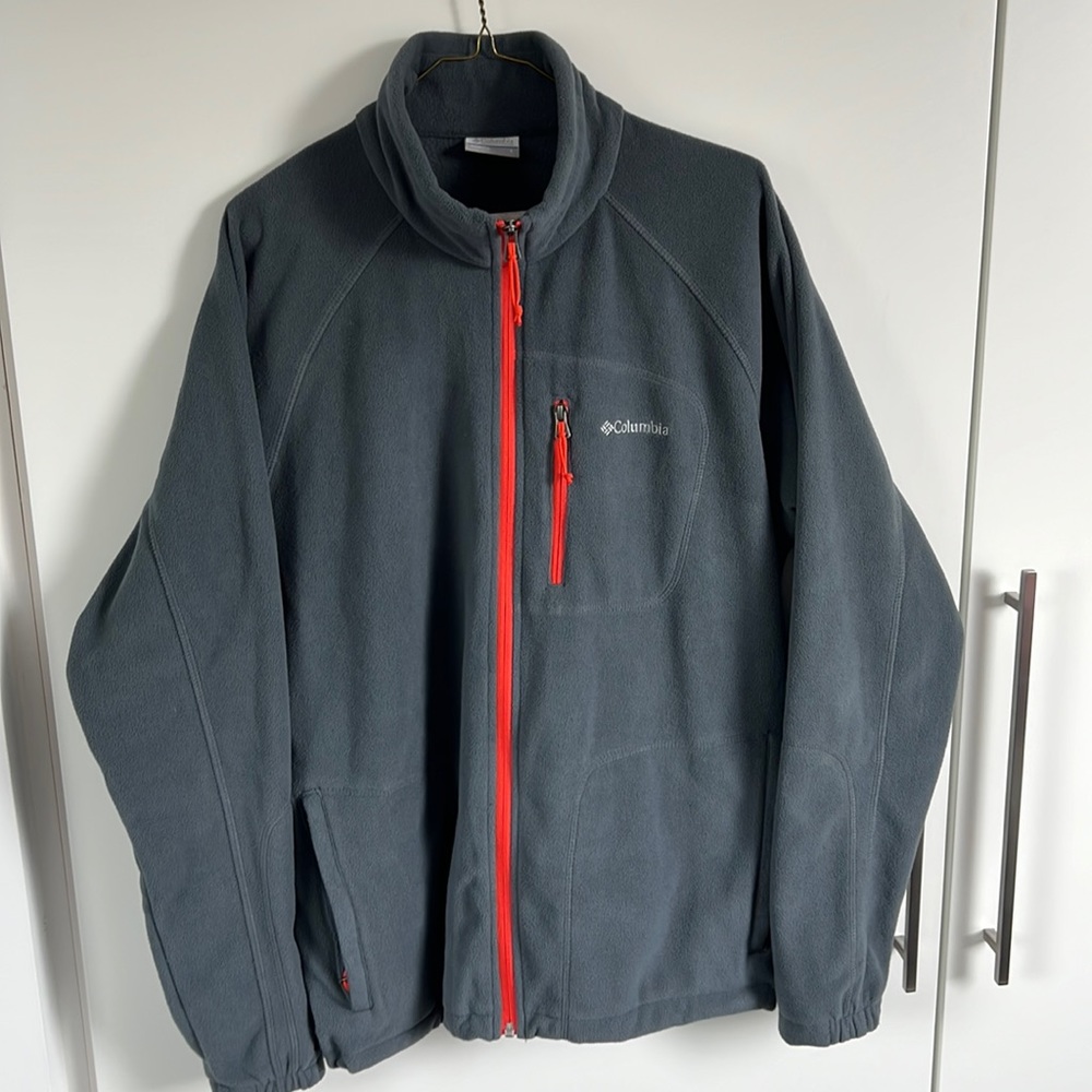 Men’s large very lightly used Columbia fleece